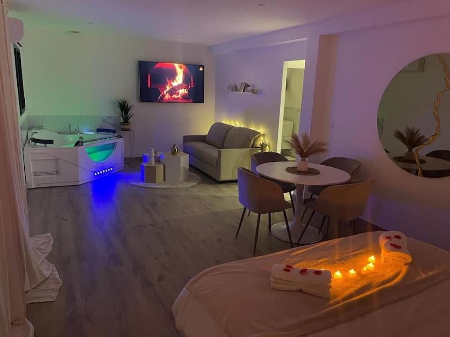 Love Room - Cocon Room - Toulon - Ollioules Exterior photo